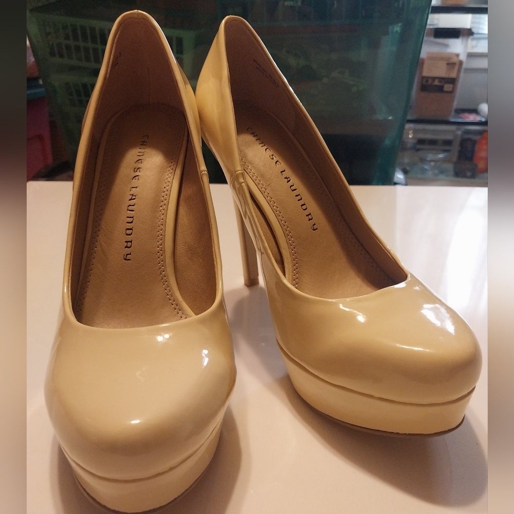 Chinese Laundry Women's Beige Patent Platform Pumps